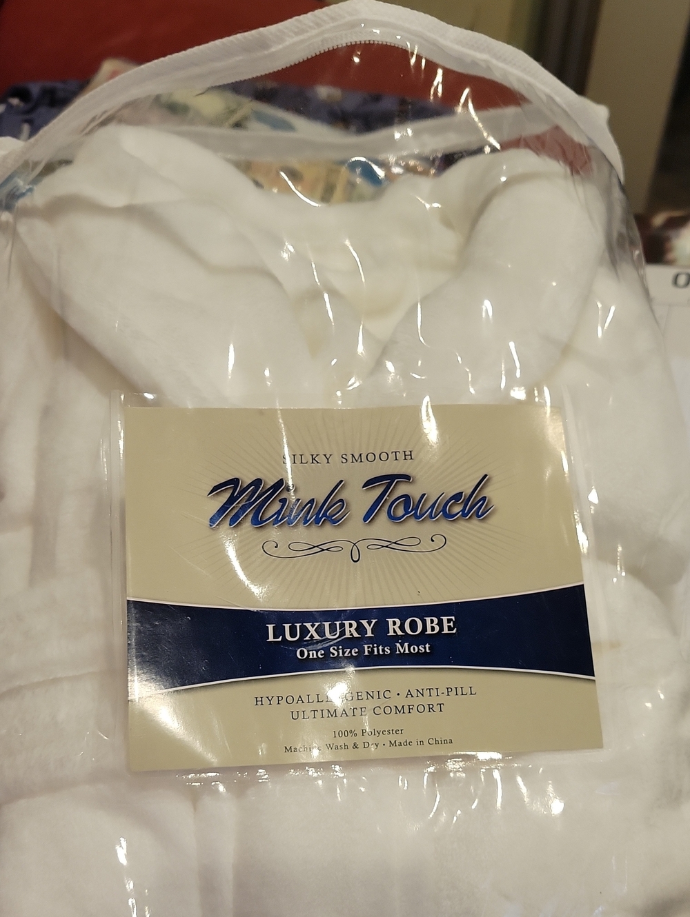 Mink Touch Snow White Luxury Spa Robe,NWT..OSFM